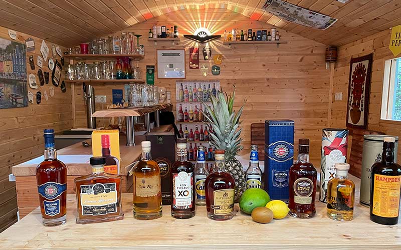 Single Malts feinen Gins und ausgefallenen Rum Single Malts feinen Gins und ausgefallenen Rum